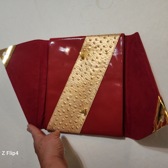 Sophisticated Modern Red and Gold Clutch/ IPAD Case with Metallic Accents EUC - Picture 8 of 15